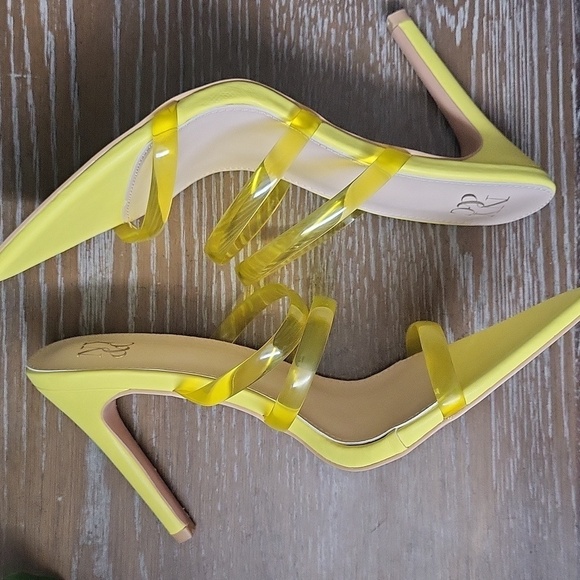 NWT New York & Co Biana Women's Yellow Heels with Clear Straps Size 10 - Picture 4 of 11